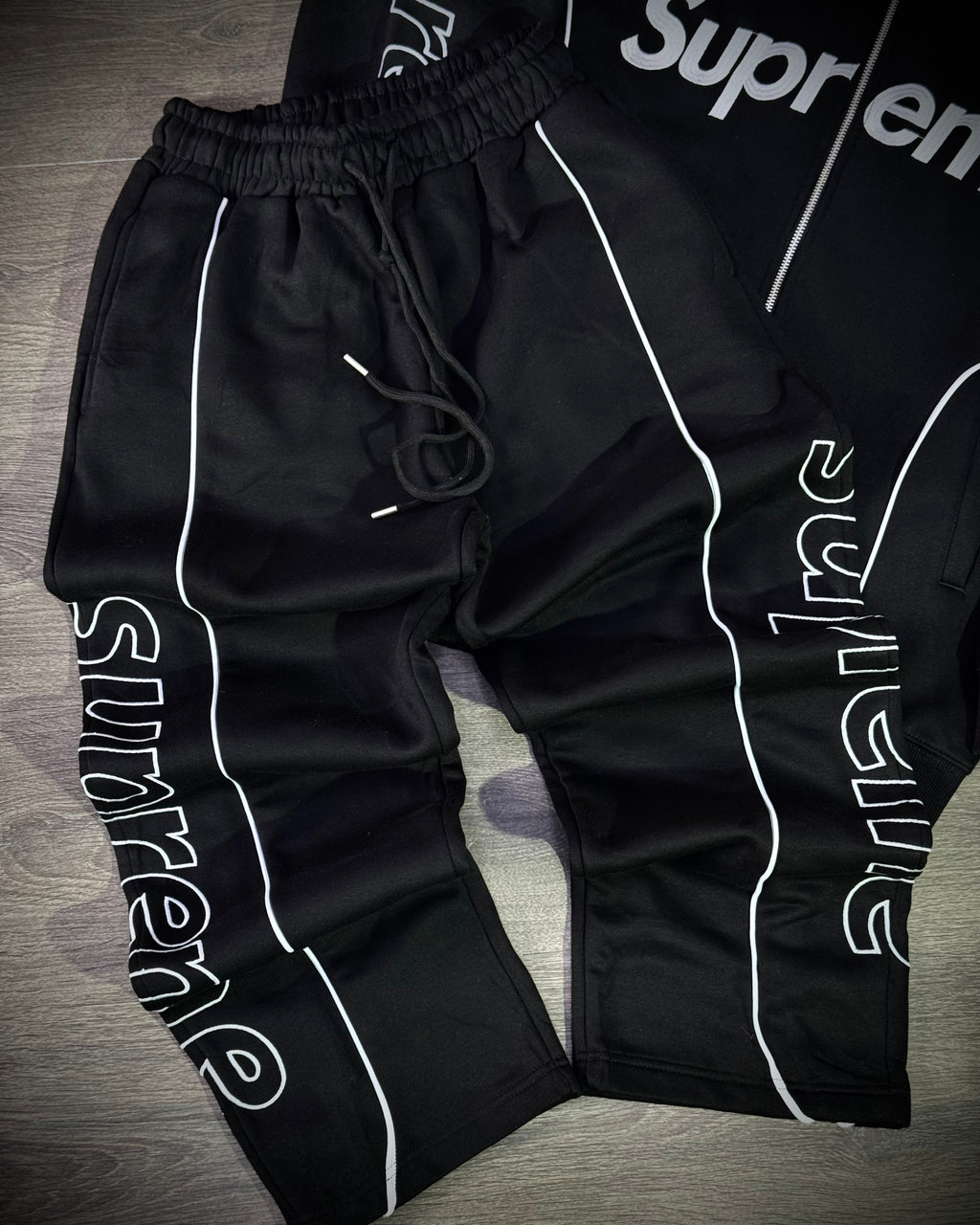 Conjunto supreme negro